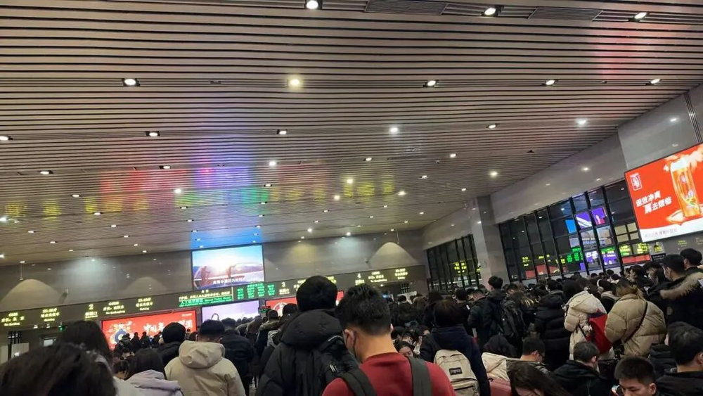 網上投注：“最讓人破防的歸鄕路”，搶不到票的年輕人在紅眼高鉄熬鷹